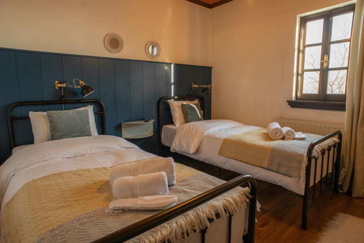 Charis Guesthouse Макринитса Экстерьер фото