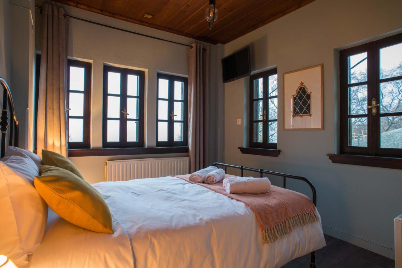 Charis Guesthouse Макринитса Экстерьер фото