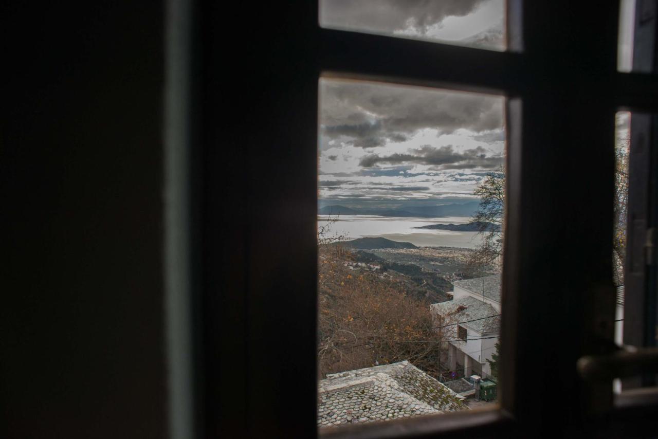 Charis Guesthouse Макринитса Экстерьер фото