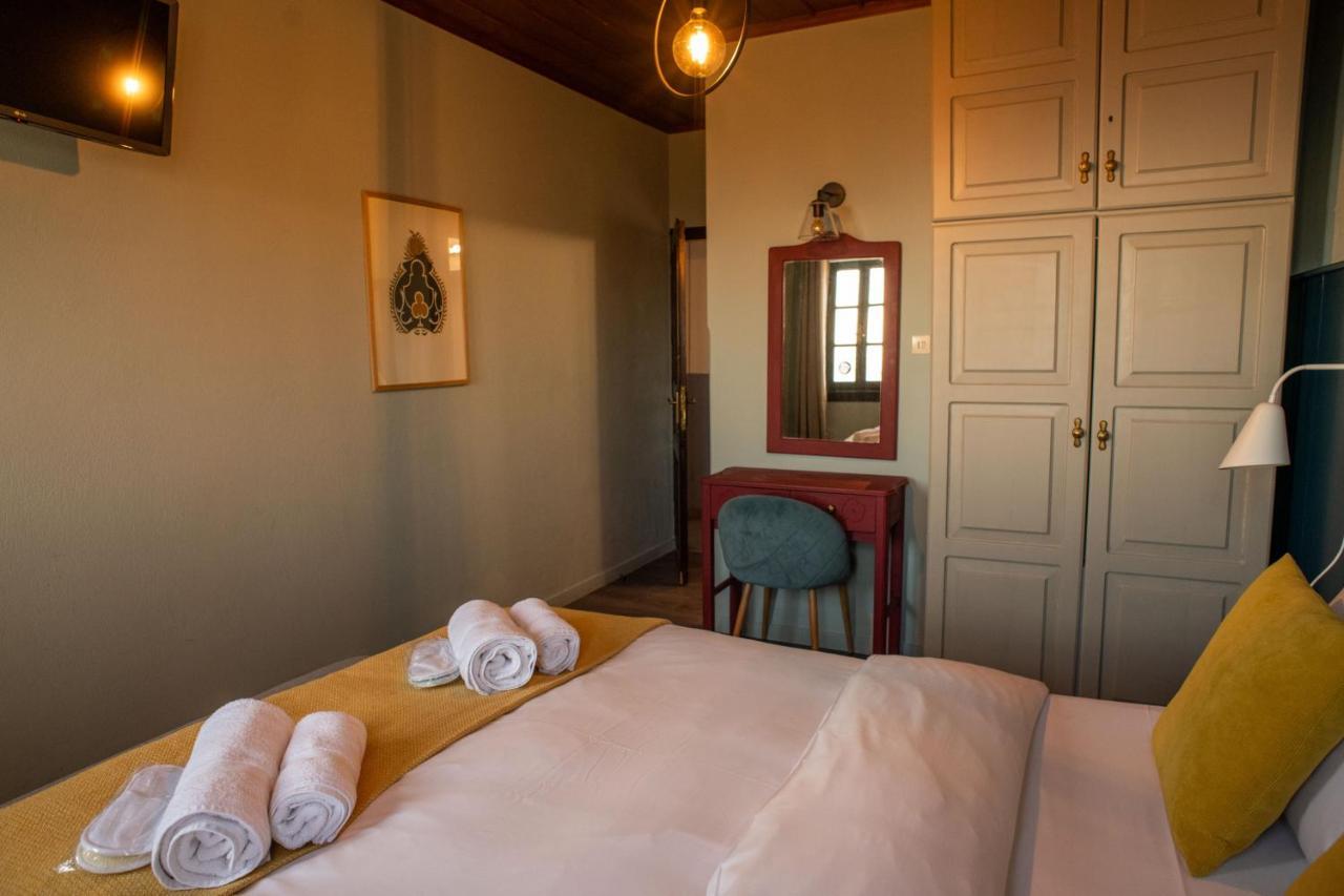 Charis Guesthouse Макринитса Экстерьер фото