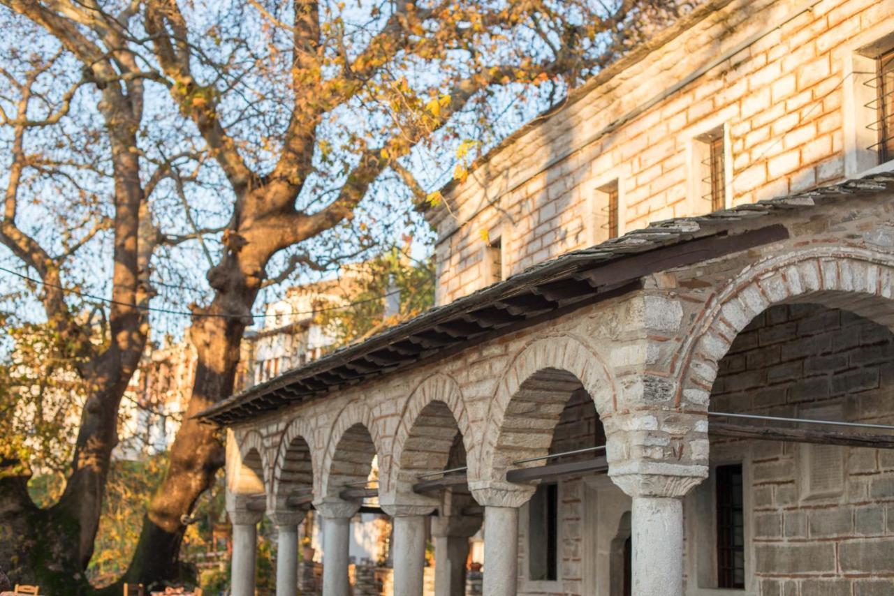 Charis Guesthouse Макринитса Экстерьер фото
