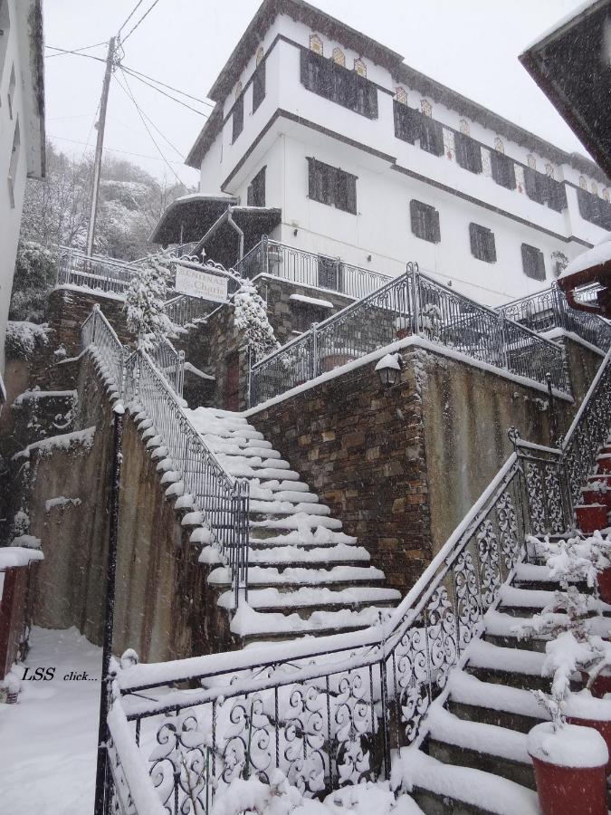 Charis Guesthouse Макринитса Экстерьер фото